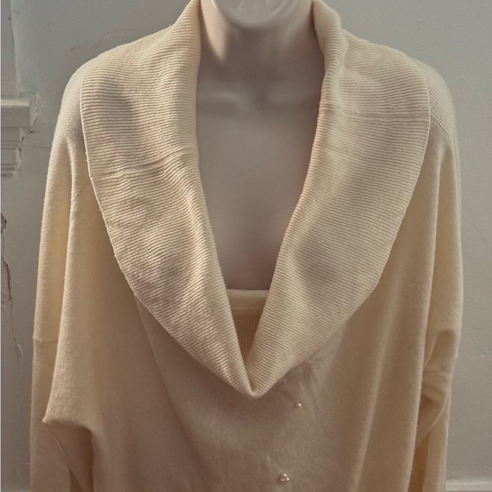 P.A.R.O.S.H. Cream 100% cashmere cowl neck Sweater with beads, size L luxury